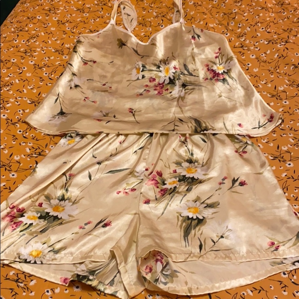 L.A intimates matching short pajama Set Sz. Large